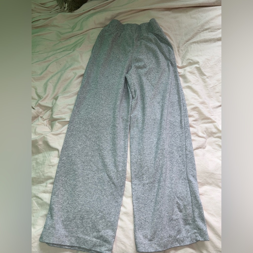 Lounge fit, high waisted sweatpants, flared